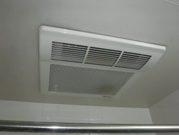 清瀬市にて浴室の換気扇の交換工事