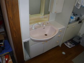 所沢市にて洗面化粧台の交換工事